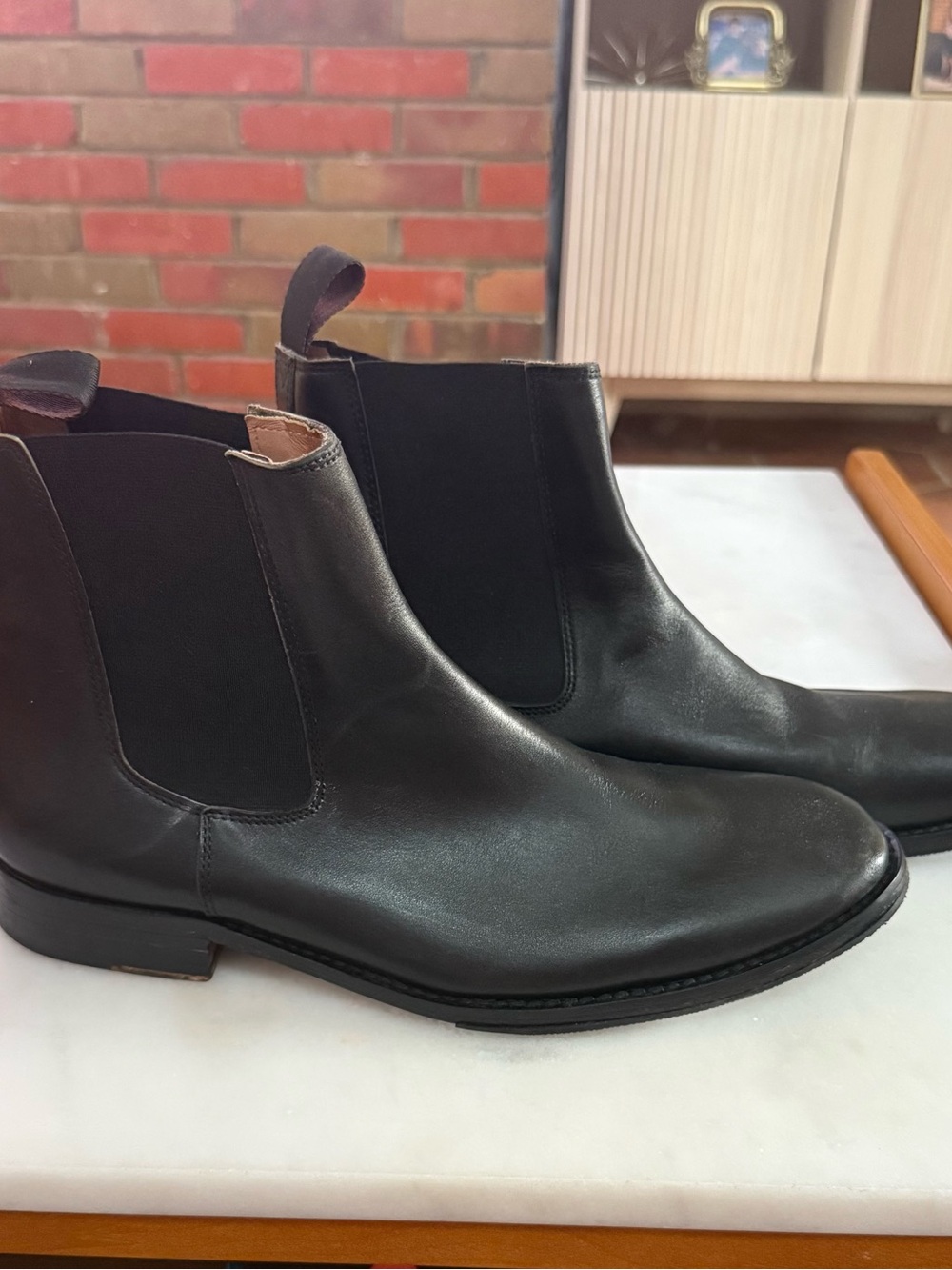 Black Leather Men’s Chelsea Chukka Boots